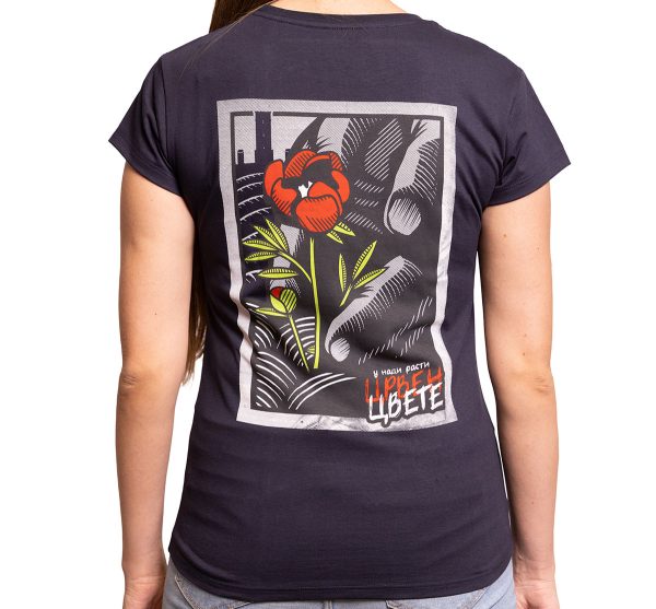 црвен-цвете-мајица-женска-леђа-тегетjpg