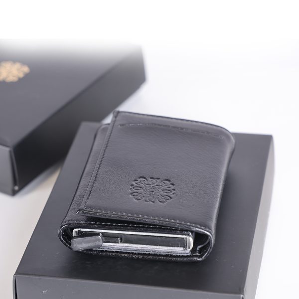 Црни кожни новчаник - картице