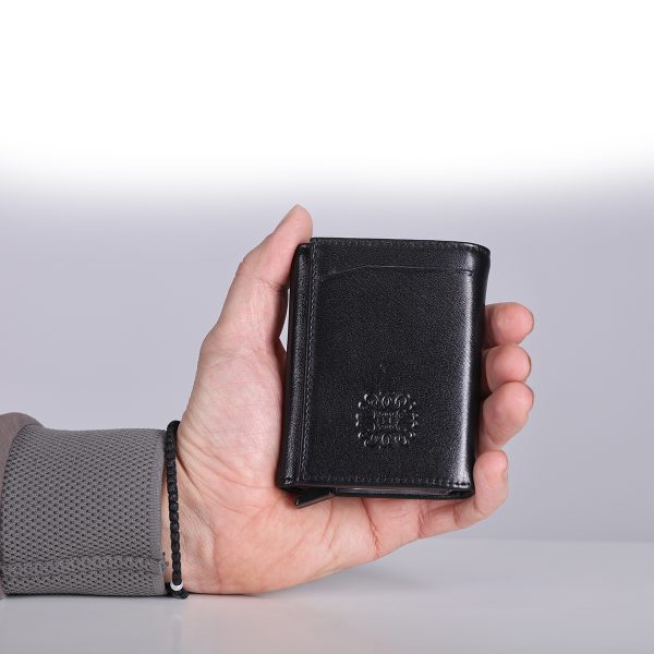 Црни кожни новчаник - картице